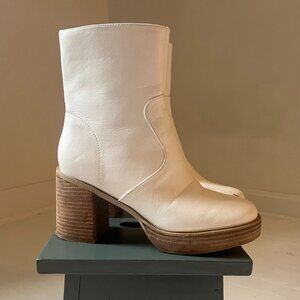 Alter’d State White/Cream Booties Size 8.5 • Worn 2x